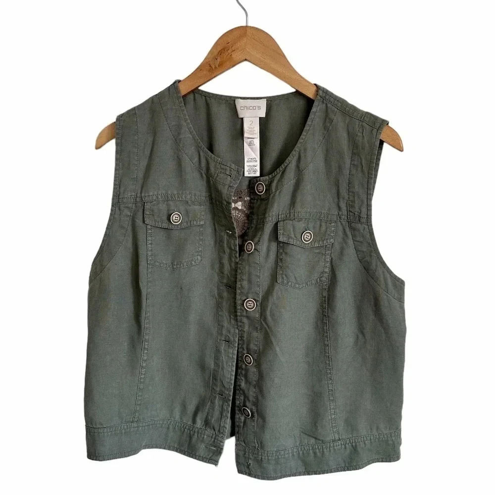 Chico's Green Sleeveless Button-Up Tank Top